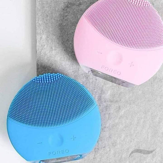 FOREO Luna Mini 2 Facial Cleansing Brush Pearl"جهاز فوريو لتنظيف البشرة " image 0